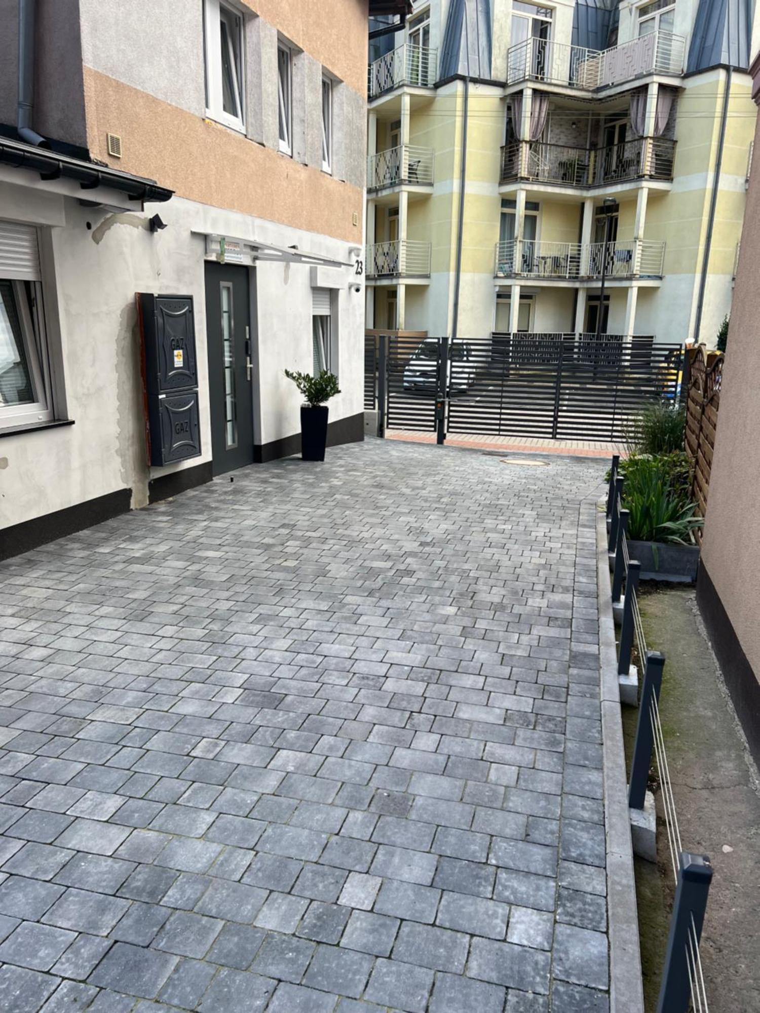 Parking Gratis 250 M Od Plazy *